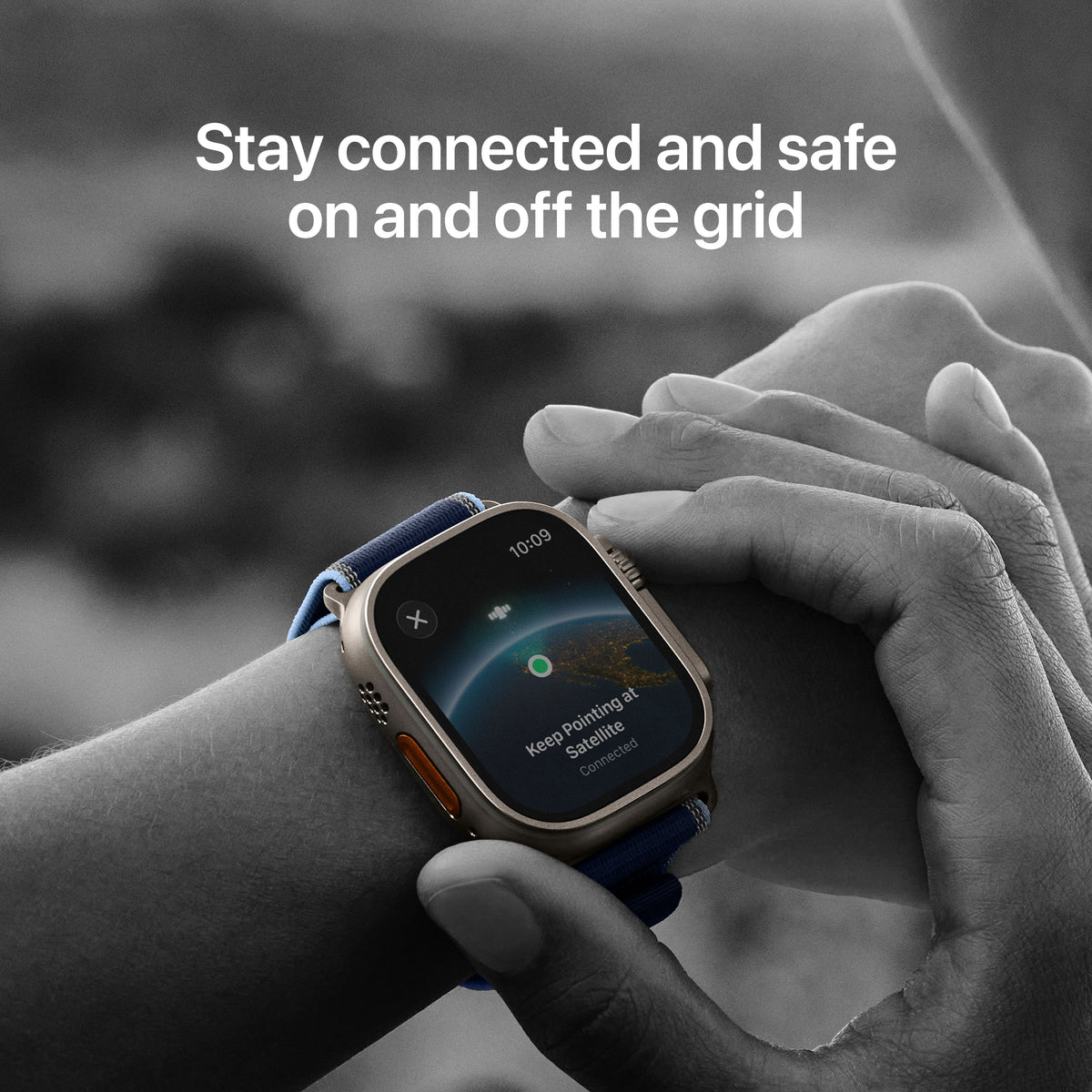 Apple_Watch_Ultra_3_49mm_LTE_Natural_Titanium_Alpine_Loop_Light_Blue_PDP_Image_Position_4__en-US