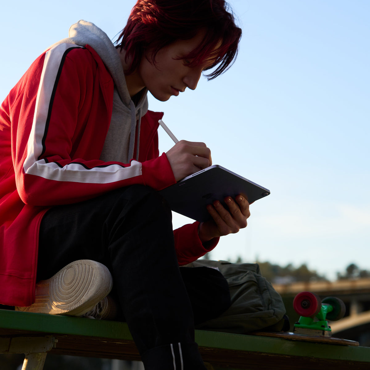 iPad_Air_Wi-Fi_Blue_PDP_Image_Position-8__en-US